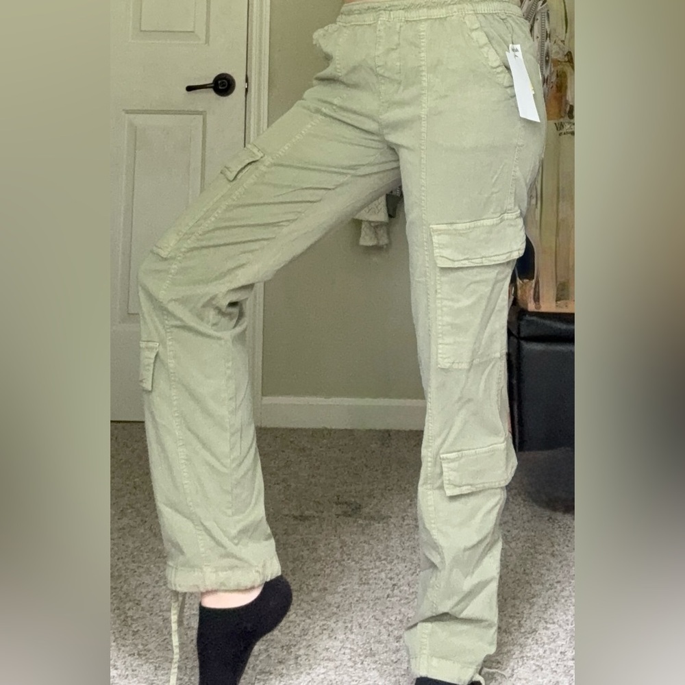 Womans Cargo Pants olive green very comfy and lightweight